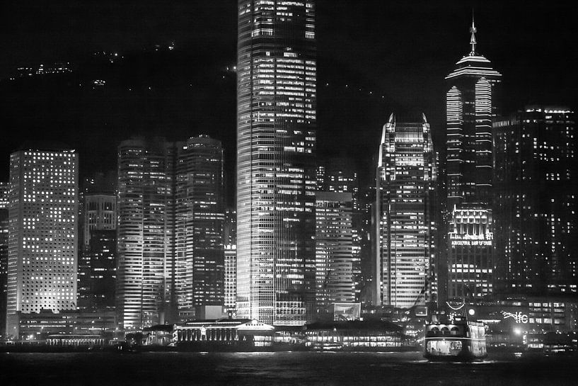 Hong Kong by Night (zwart/wit) van t.ART