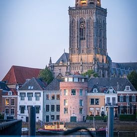 Réflexions à l'heure bleue : Le pont Wilhelmina et la rivière IJssel sur Bart Ros