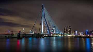 The Swan - Erasmus Bridge by Mart Houtman