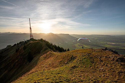Zonsondergang bij de beschermer van de Allgäu (Grünten) en een laatste paraglidingvlucht