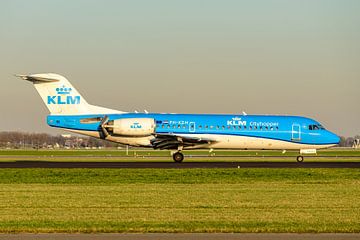 Luchtvaartgeschiedenis: een Fokker 70 van de KLM. van Jaap van den Berg