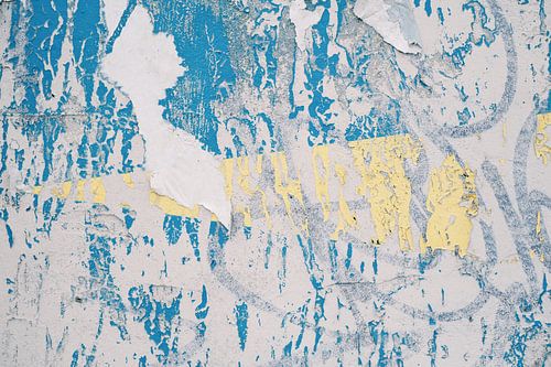 Afbladderende Muur in Blauw en Geel tinten // Reis- en Straatfotografie