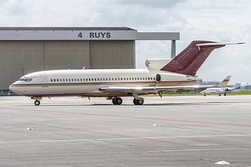 Boeing 727-17 privéjet gespot op Schiphol-Oost. van Jaap van den Berg