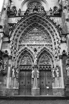 Façade d'une église, Thann, Alsace, France sur Imladris Images