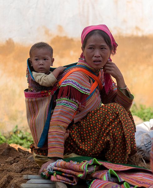 Vietnam: Cán Cấu markt (Giang Ta Chai) by Maarten Verhees