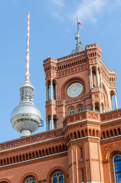 Rotes Rathaus Berlin avec la tour de télévision par Alexander Baumann