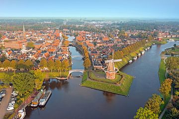 Luchtfoto van het stadje Dokkum in Friesland van Eye on You