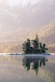 Morgendliche Stille am Eibsee von Waldemar Bergen