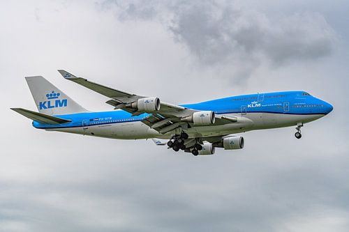 Landing KLM Boeing 747-400 