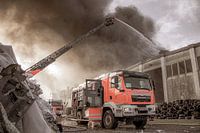 Tanklöschfahrzeug bei Großbrand