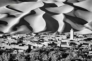 Algerien. Kerzaz, Sahara-Wüste. Oase und Sanddünen.