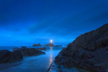 Jersey's white lighthouse by Ron ter Burg