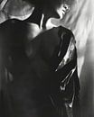 Stijlvol boudoir portret in zwart-wit van Carla Van Iersel thumbnail