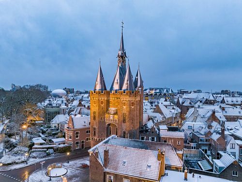 Zwolle Sassenpoort oude stadspoort tijdens een koude winterochtend