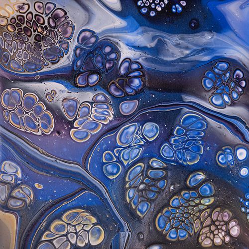 Movement in bleu. by Ilse Smit