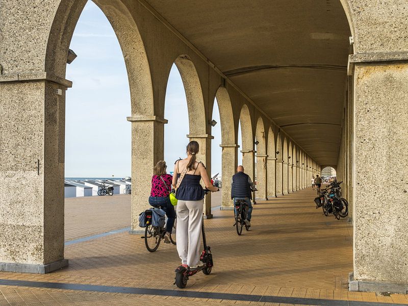 Galleries as a cycle path by didier de borle