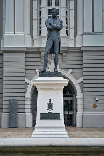 Sir Stamford Raffles voor het Victoria Theatre