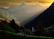 Les premiers rayons de soleil atteignent la vallée de Silbertal par Ralf van de Veerdonk Aperçu
