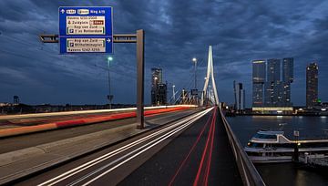 Kop van Zuid - Vanop de Erasmusbrug in Rotterdam van Paul De Kinder