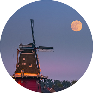 Volle maan in Dokkum