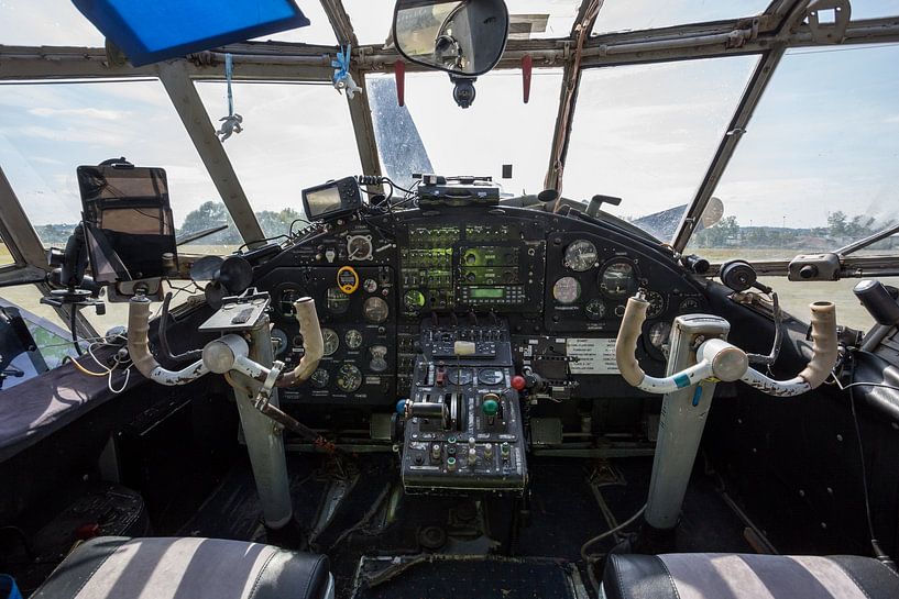 Cockpit by Uwe Ulrich Grün