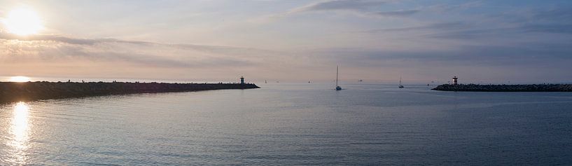 Panorama harbour head Scheveningen by Sjoerd van der Hucht