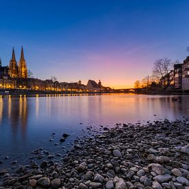 Zonsondergang in Regensburg aan de Donau van Robert Ruidl