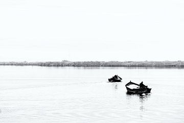 De bootjes van Albufera in zwart/wit van Truus Nijland