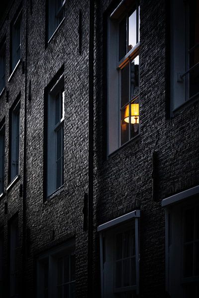 A Warm Glow in the Shadows by Amsterdam Pixels