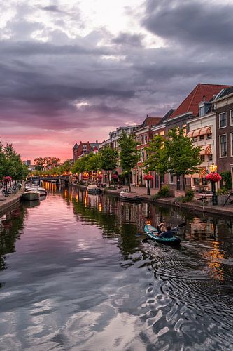 Leiden - Canoe on the rhine - vertical (0063)