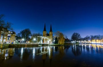 De oostelijke poort van Delft 's nachts, Nederland