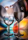 Abstraktes Foto mit Gläsern und einer Weinflasche vor einem farbigen Hintergrund von Jolanda Aalbers Miniaturansicht