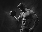 Erotic bodybuilder in black and white by Atelier Liesjes thumbnail