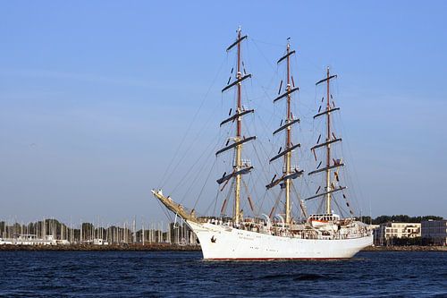 Navire complet Dar Mlodziezy