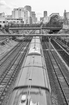 Train Shinjuku Tokyo - Japon sur Marcel Kerdijk