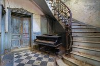 Das Klavier und die Treppe von Truus Nijland Miniaturansicht