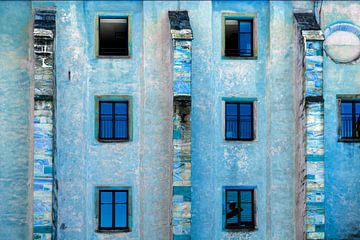 Blaue Version eines schönen Gebäudes in Wissembourg