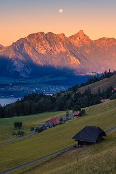 Zonsopkomst Heiligenschwendi in Berner Oberland van Henk Meijer Photography