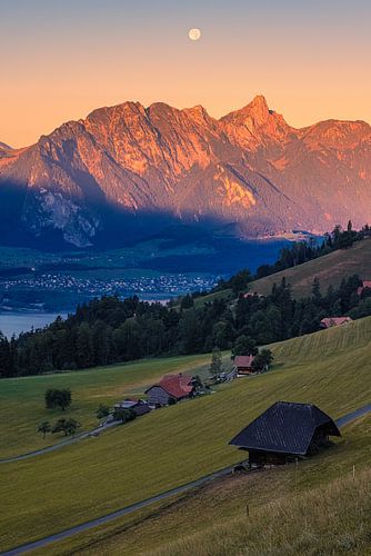 Zonsopkomst Heiligenschwendi in Berner Oberland