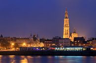 Antwerpen Schelde stadsgezicht in de avond van Dennis van de Water thumbnail
