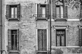 Façade à Padoue en noir et blanc sur Hanneke Luit