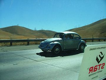 Oude Vokswagen Kever in de Californische zon (2010) van Dirk Fotografie