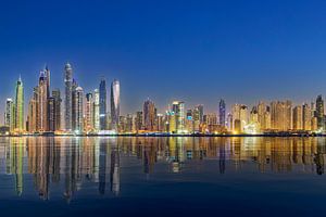 Dubai Marina bei Nacht