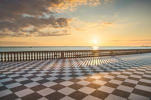 Terrasse von Mascagni bei Sonnenuntergang. Livorno, Toskana, Italien