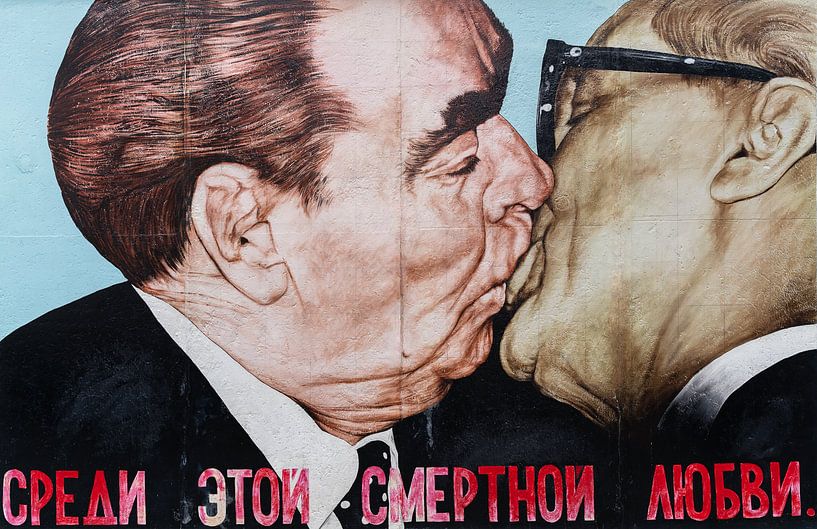 Brother´s Kiss at the East Side Gallery in Berlin by Jeroen Kleiberg