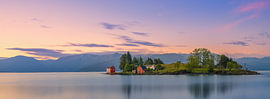 Panorama und Sonnenaufgang auf Omaholmen, Hardangerfjord, Vestland, Norwegen