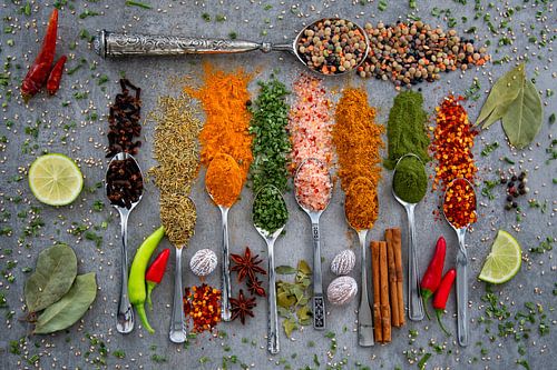 Herbs and spices on spoons