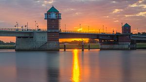 Sonnenaufgang an der Jann-Berghaus-Brücke