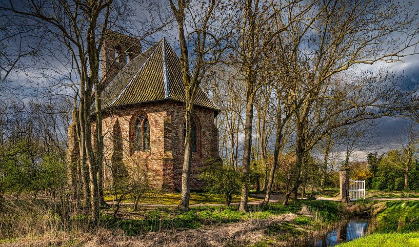 Chapel of Hoogelande, a place to get quiet by Ria Overbeeke