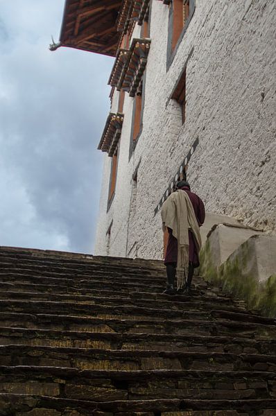 Bhutan in costume by Andrea Ooms